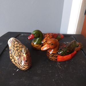 Duck figurines